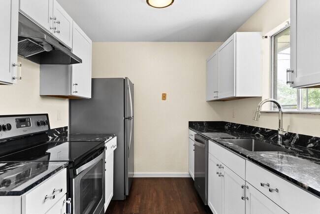 Foto del edificio - 2013 Hinkle Ave