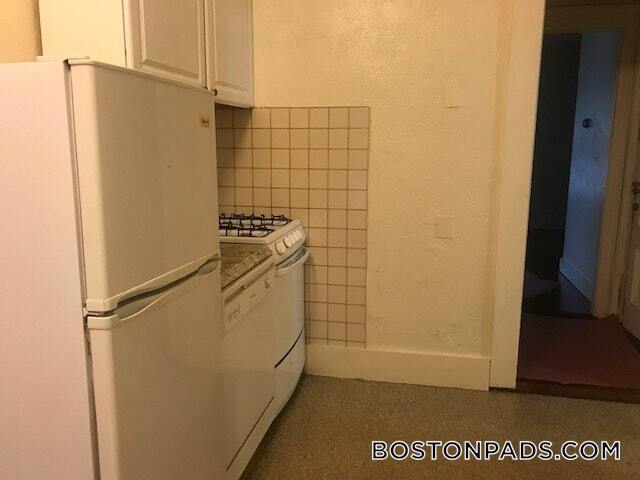 Building Photo - 8 Adella Pl