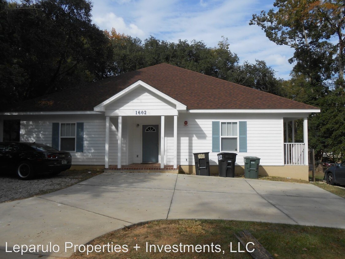 Primary Photo - 1602 Airport Dr