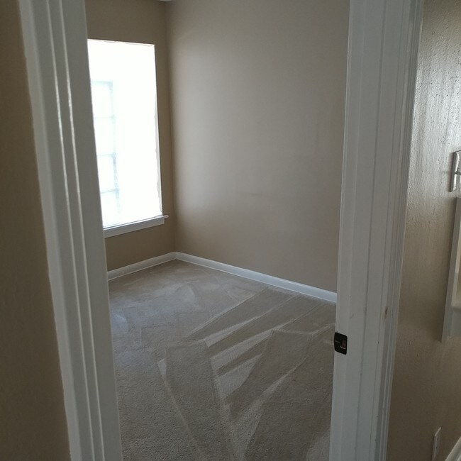 Building Photo - 430 Savannah Dr