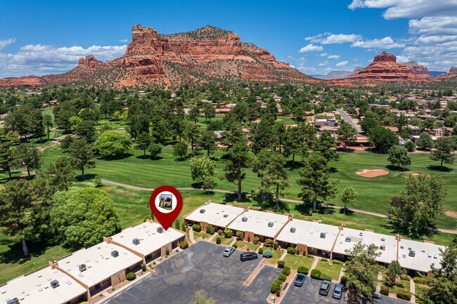 Foto del edificio - 130 Castle Rock Rd