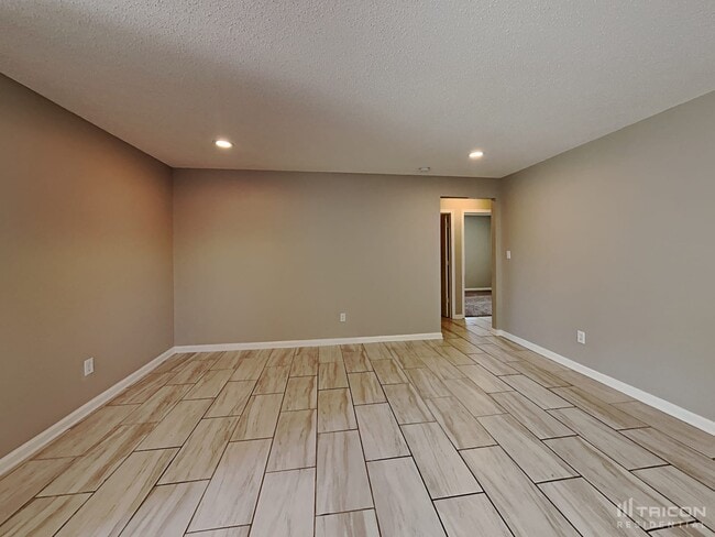 Building Photo - 12298 Wolf Run Rd