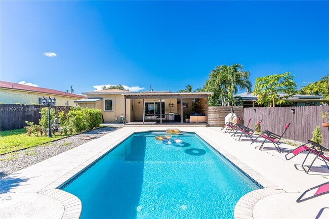 Foto del edificio - 2960 SW 17th St
