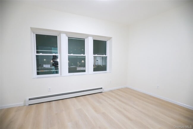 Foto del edificio - 99-11 39th Ave