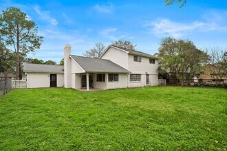 Building Photo - 7810 Antoine Dr