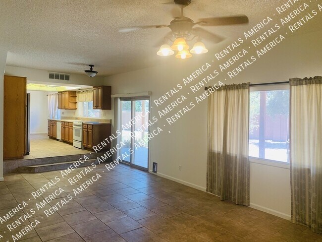 Building Photo - 2723 S Estrella Cir