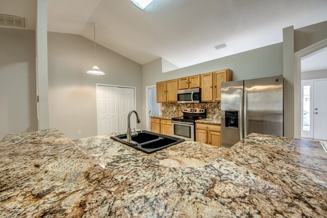 Foto del edificio - 2462 Nature Pointe Loop