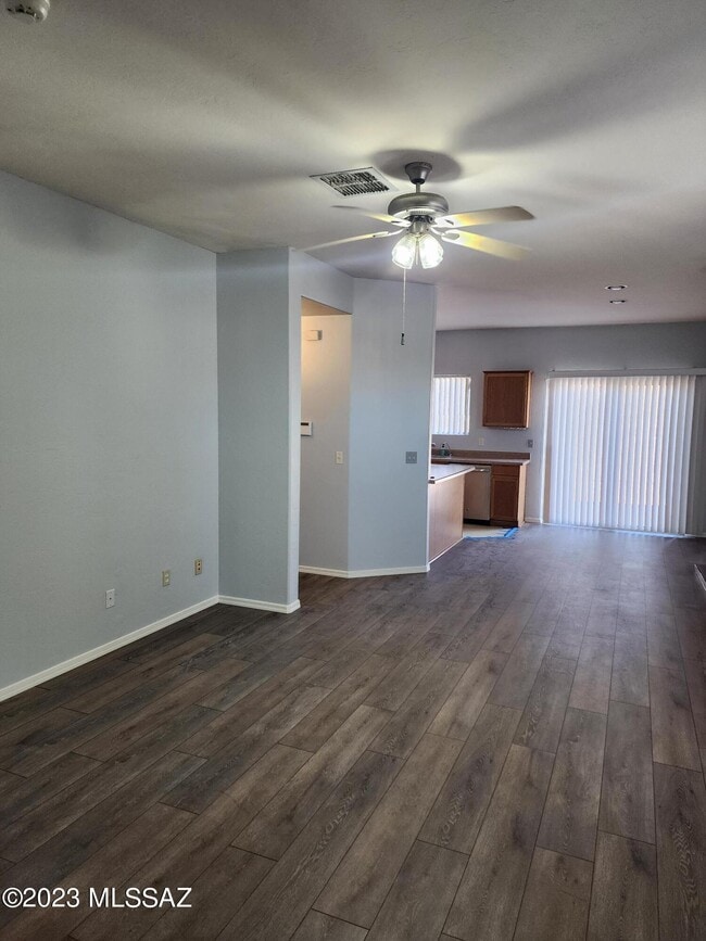 Building Photo - 5461 N Willow Thicket Way