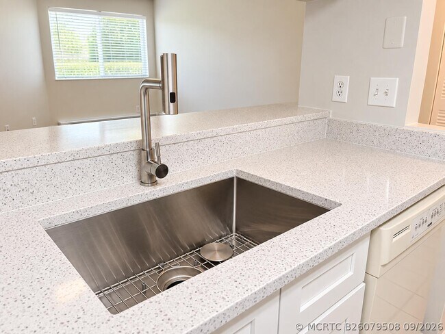 Foto del edificio - 9701 Westview Dr