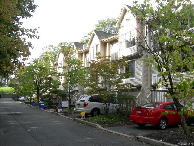 Building Photo - 39 1st St