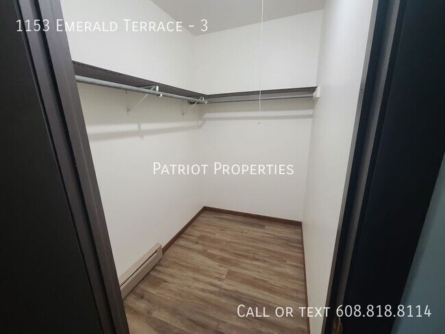 Foto del edificio - 1153 Emerald Terrace