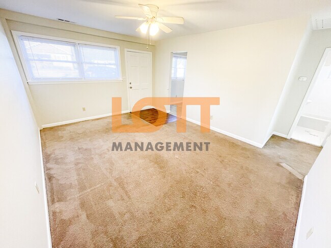Foto del edificio - 2404 E Lee Rd
