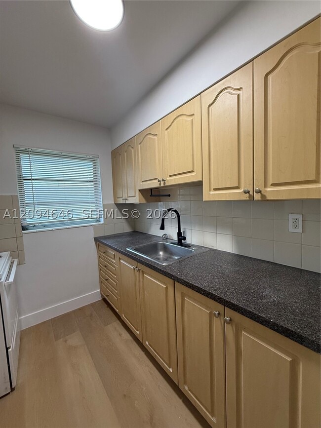 Building Photo - 2450 NE 188th St