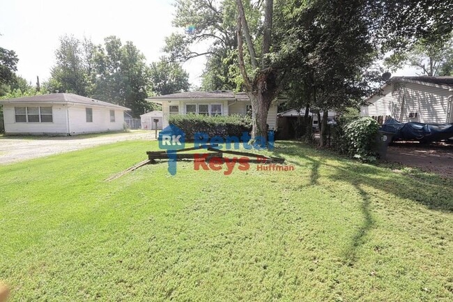 Building Photo - 2559 Sweetser Ave