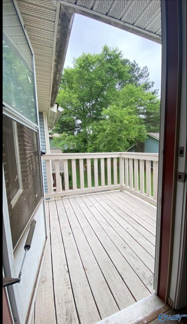 Foto del edificio - 1409 Liberty Dr