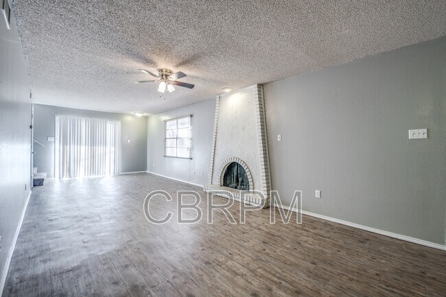 Building Photo - 5316 Kenosha Ave