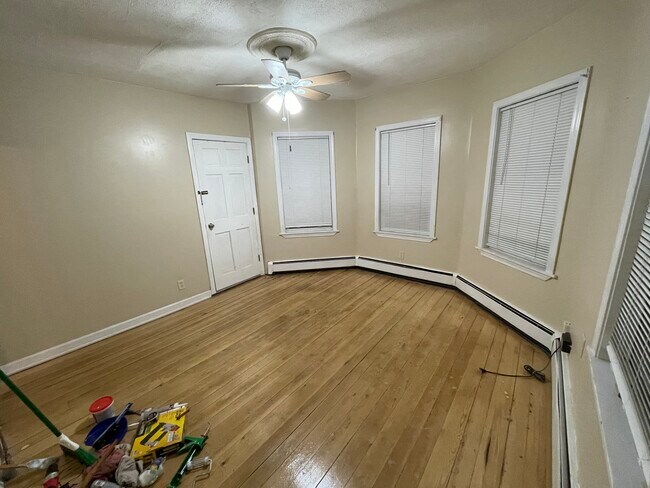 Building Photo - 7 Grover St