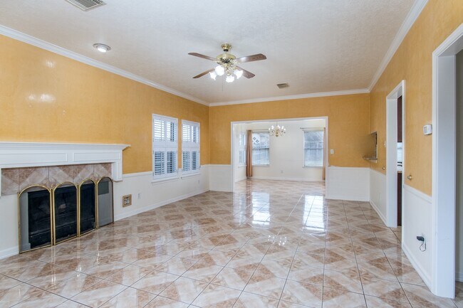 Foto del edificio - 6218 Summerville Ln