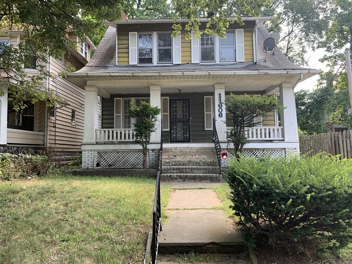 Primary Photo - 11606 Castlewood Ave