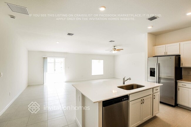 Foto del edificio - 738 Carlyle Wy