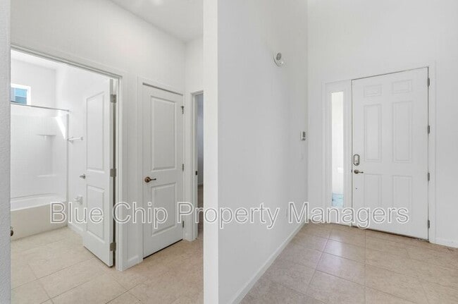 Building Photo - 211 Ballo Dr