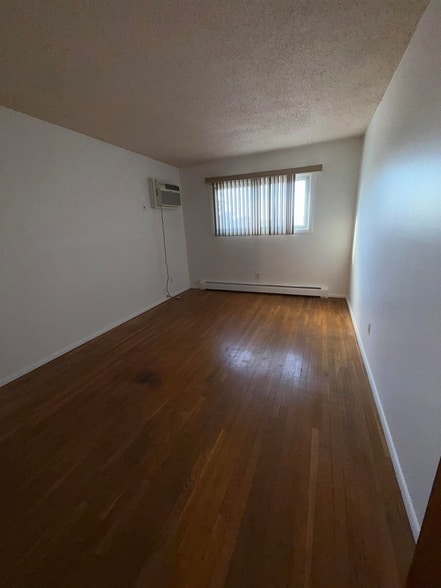 Foto del edificio - 115 McAdoo Ave