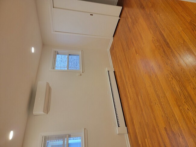 Foto del edificio - 8027 Knox Ave
