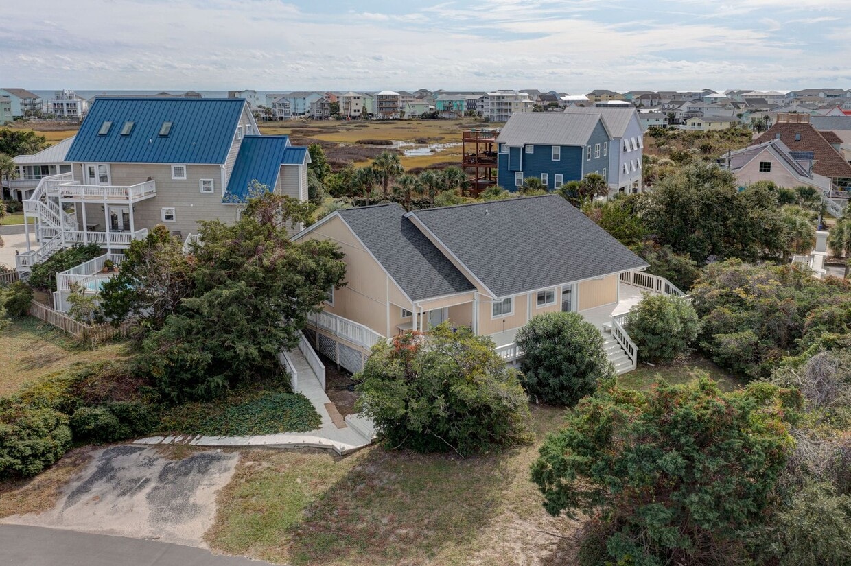 Primary Photo - 1BR/1BA in Carolina Beach, Utilities Inclu...