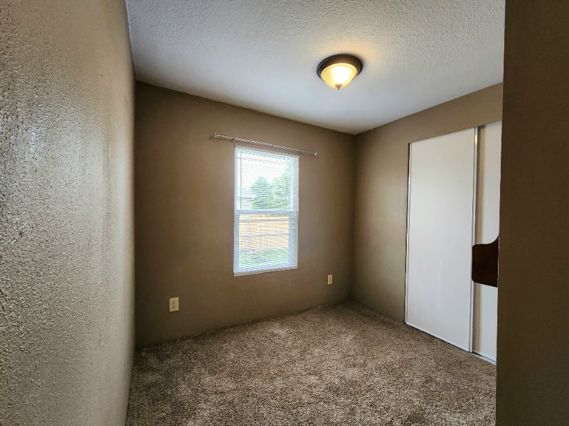 112 E Homer Dr  