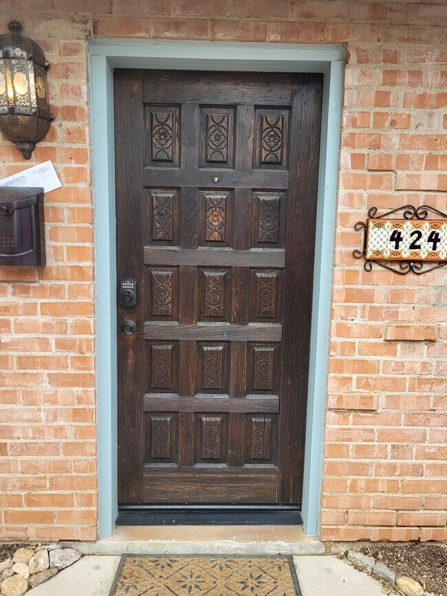 Foto del edificio - 422 N Olsen Ave