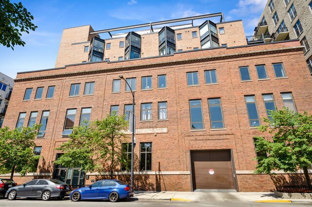 Building Photo - 222 S Racine Ave