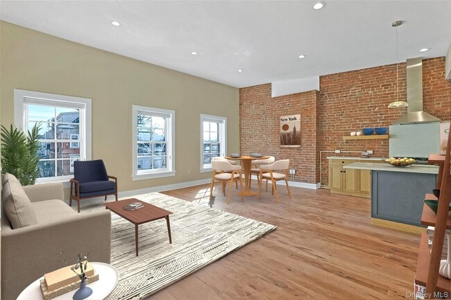 Foto del edificio - 19 Main St