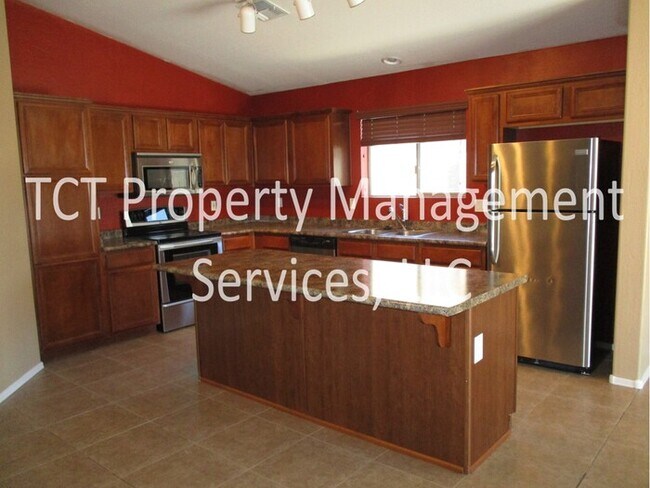 Foto del edificio - Beautiful Home in Shamrock Estates!