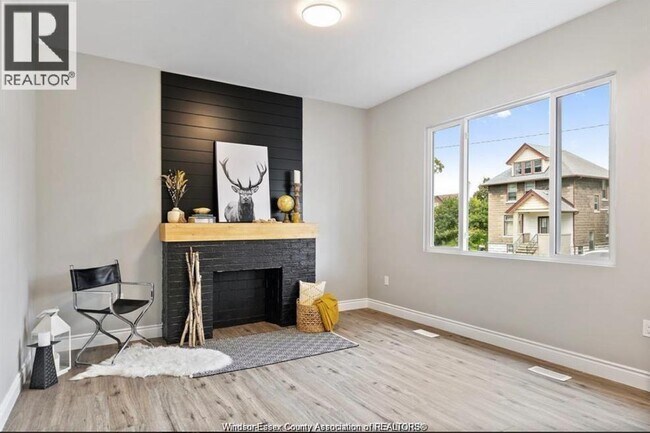 Photo du bâtiment - 746 Dougall Ave