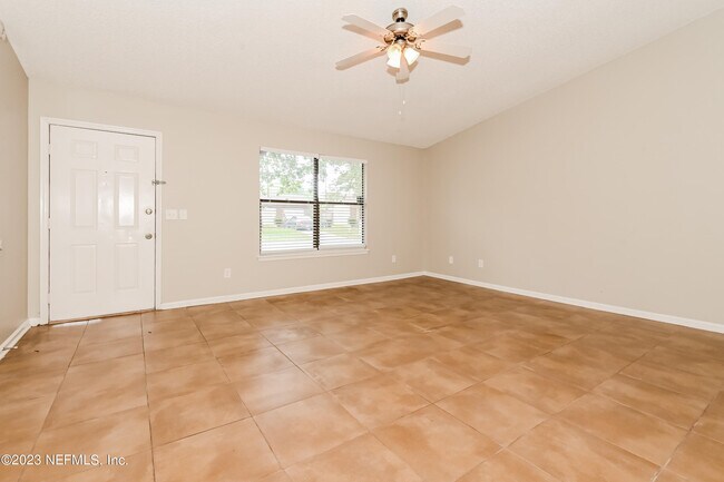 Foto del edificio - 2421 Olson Ln