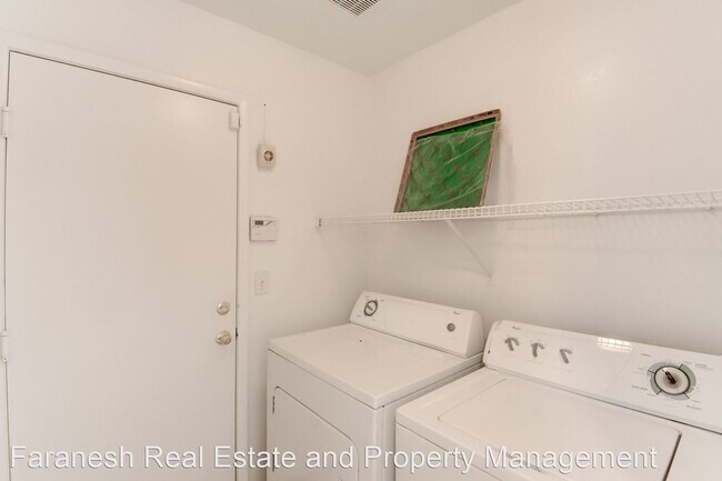 Building Photo - 3 br, 2 bath House - 1811 Giant Pine Ave