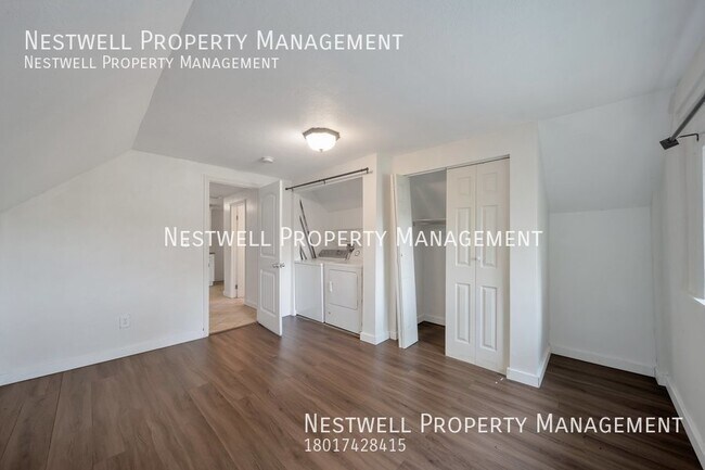 Foto del edificio - Great 1-bed Top Floor Duplex in Salt Lake ...