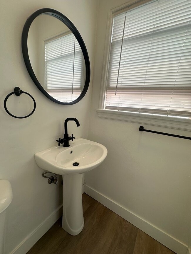 Foto del edificio - Newly Renovated Studio on 2nd Street- Just steps to Alamitos Beach!