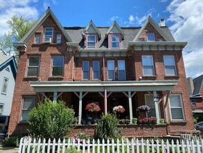 Building Photo - 12 Courtney Ave