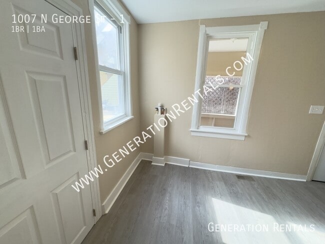 Building Photo - 1007 N George St