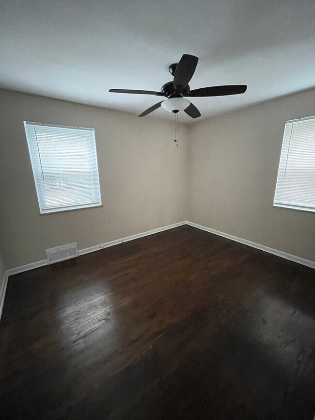 Foto del edificio - Three Bed Two Bath Beautiful Single Family