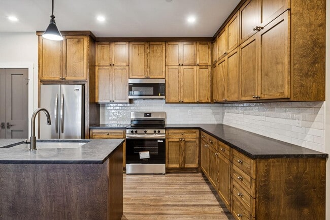 Building Photo - 118 N Main St