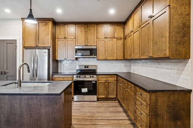 Foto del edificio - 118 N Main St