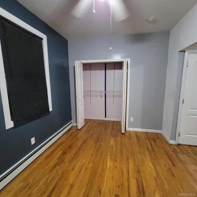Foto del edificio - 230-38 144th Ave