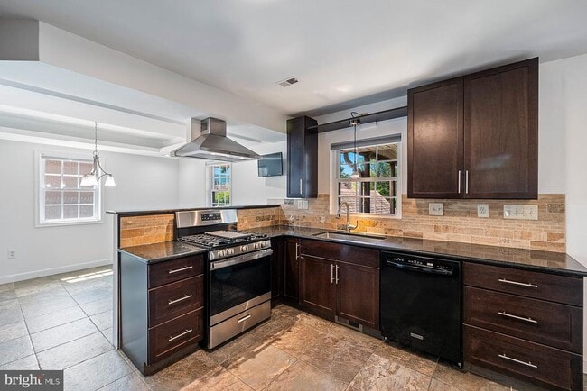 Foto del edificio - 16524 Walnut Hill Rd