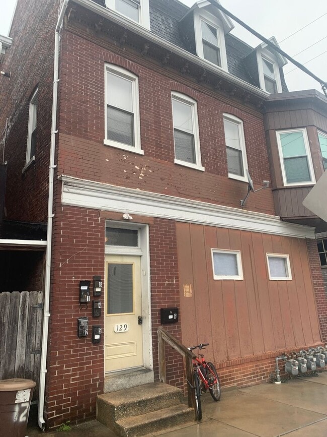 Building Photo - 129 N Penn St