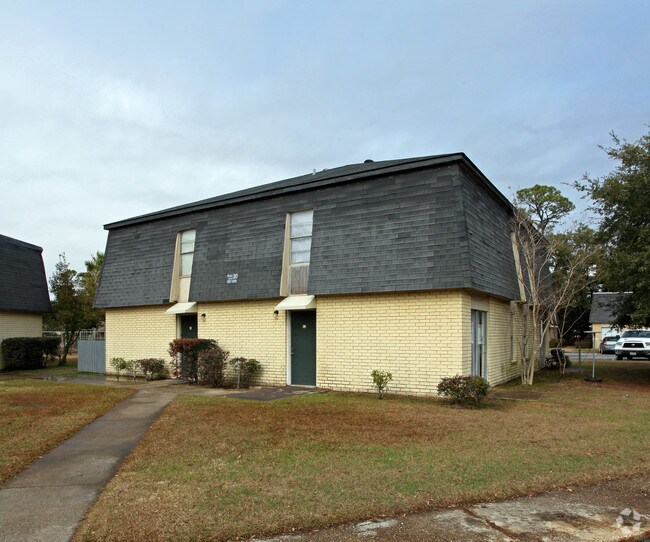 Eastwood Townhomes Apartments in Pascagoula, MS