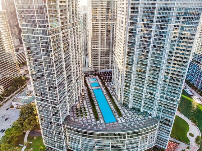 Foto del edificio - 495 Brickell Ave
