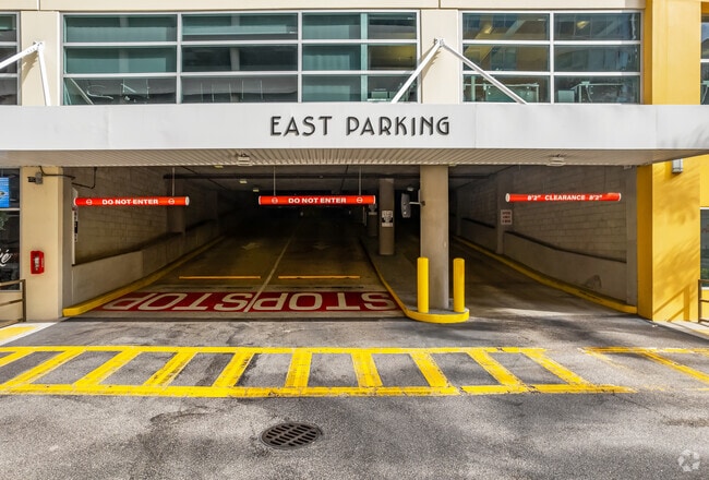 Parking - Grand Central at Kennedy West