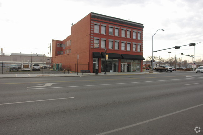Building Photo - Savoy Apartments